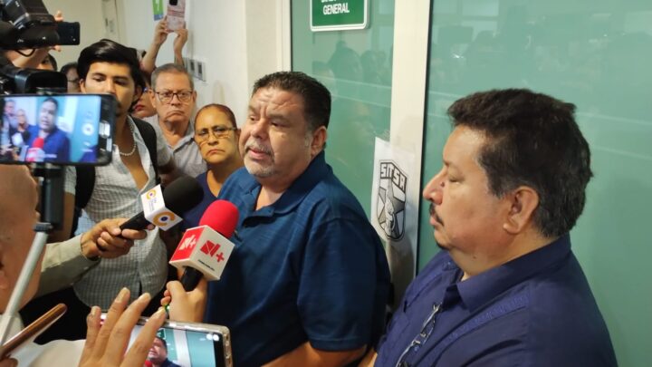 OTRA DEL HOSPITAL CANSECO; SINDICALIZADOS TOMAN OFICINAS INDEFINIDAMENTE