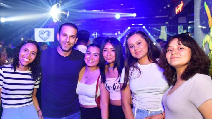 JOVENES  RESPALDAN A MON MARÓN, POR SU EXPERIENCIA Y RESULTADOS.