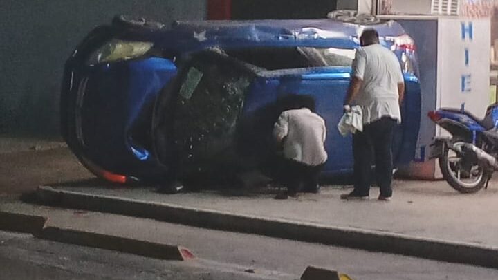 ENÉSIMA VOLCADURA EN PLAYA MIRAMAR
