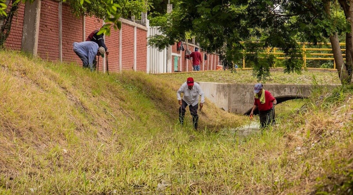 PERMANENTE LIMPIEZA DE CANALES DEL GOBIERNO DE ADRIÁN OSEGUERA PERMANENTE LIMPIEZA DE CANALES DEL GOBIERNO DE ADRIÁN OSEGUERA
