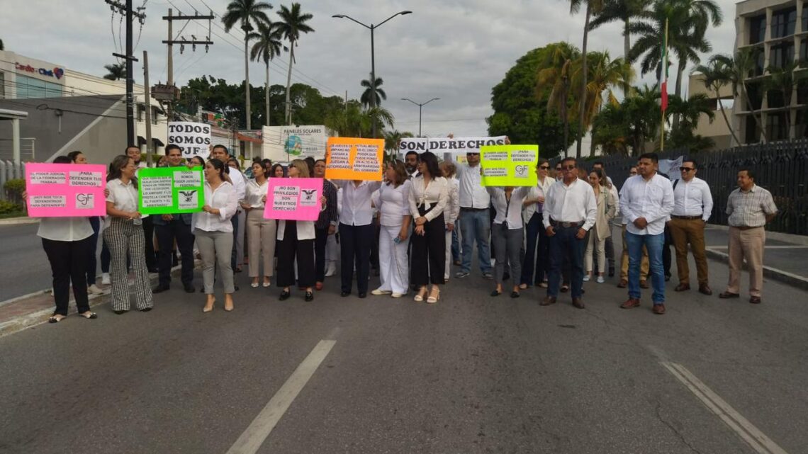 MAYORÍA EN EL CONGRESO DE LA UNIÓN Y LÓPEZ OBRADOR ESTÁN ENOJADOS CON EL PODER JUDICIAL: TRABAJADORES