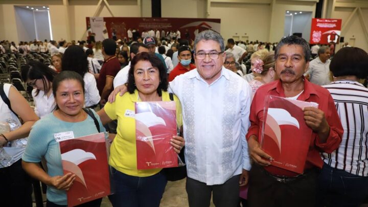 RECIBEN 299 FAMILIAS ALTAMIRENSES  ESCRITURACIONES DE SU PATRIMONIO