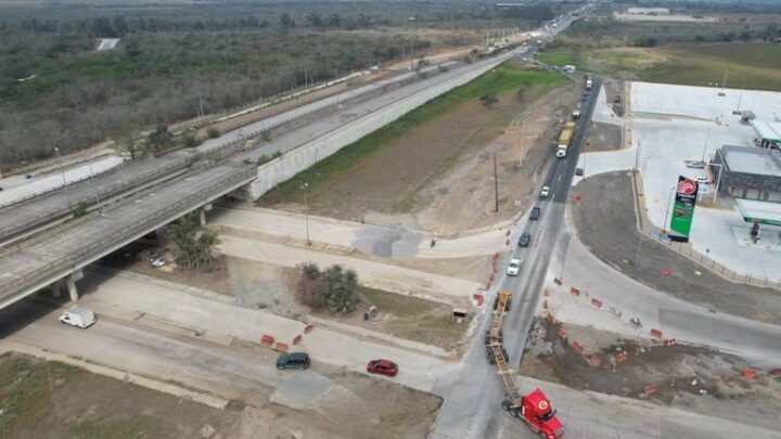 ENCUENTRAN ENORME HOYANCO EN EL PUENTE DE LA ESPERANZA