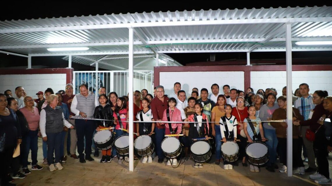 BENEFICIA ALCALDE DE ALTAMIRA LA EDUCACIÓN Y SEGURIDAD DEL SECTOR MIRAMAR CON INSTALACIÓN DE LUMINARIAS Y ANDADORES
