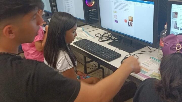 PROMUEVE EL GOBIERNO MUNICIPAL CURSOS DE COMPUTACIÓN A NIÑOS Y JÓVENES