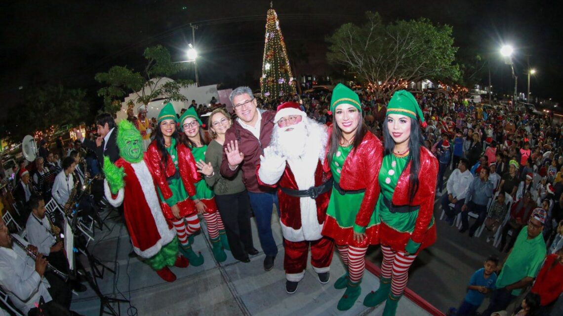 LLEVA GOBIERNO ALTAMIRENSE LA ALEGRIA DE LA NAVIDAD CON ENCENDIDO DE PINO AL FRACC. ARBOLEDAS