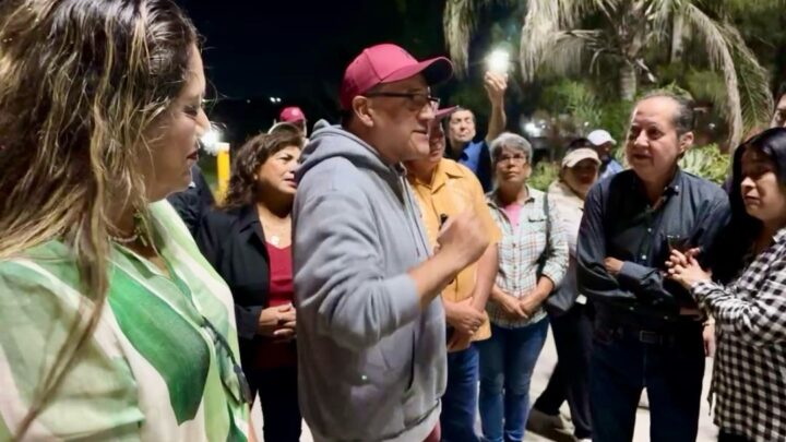 ENCIENDE ARMANDO MARTÍNEZ MANRÍQUEZ LUMINARIAS EN FRACC. REAL CAMPESTRE