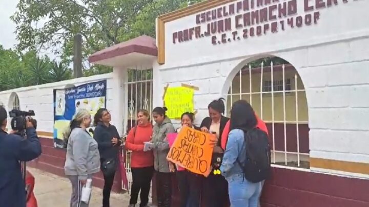 DIFÍCIL SITUACIÓN DE LA DIRECTORA DE LA ESCUELA “JUAN CAMACHO CERVANTES”