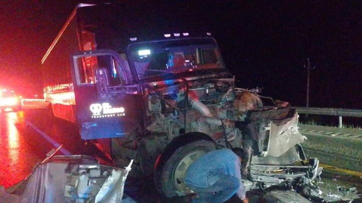 CHOQUE DE TRÁILERS A LA ALTURA DE EL MANTE CAUSA CAOS VIAL