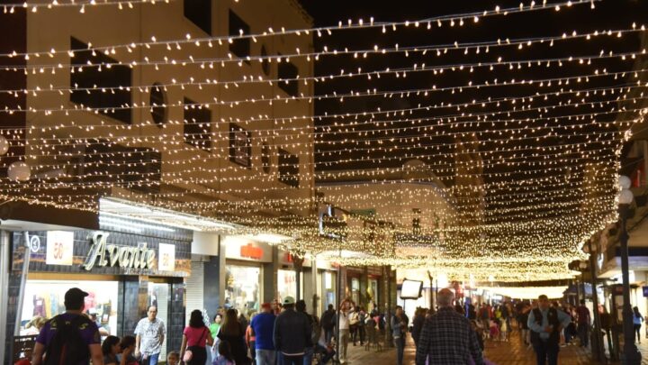 ENCIENDEN TUNEL NAVIDEÑO EN TAMPICO