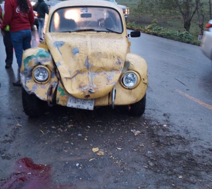 VOCHO IMPACTA POR ATRÁS A CAMIONETA EN LA CARRETERA TANTOYUCA – SAN SEBASTIÁN