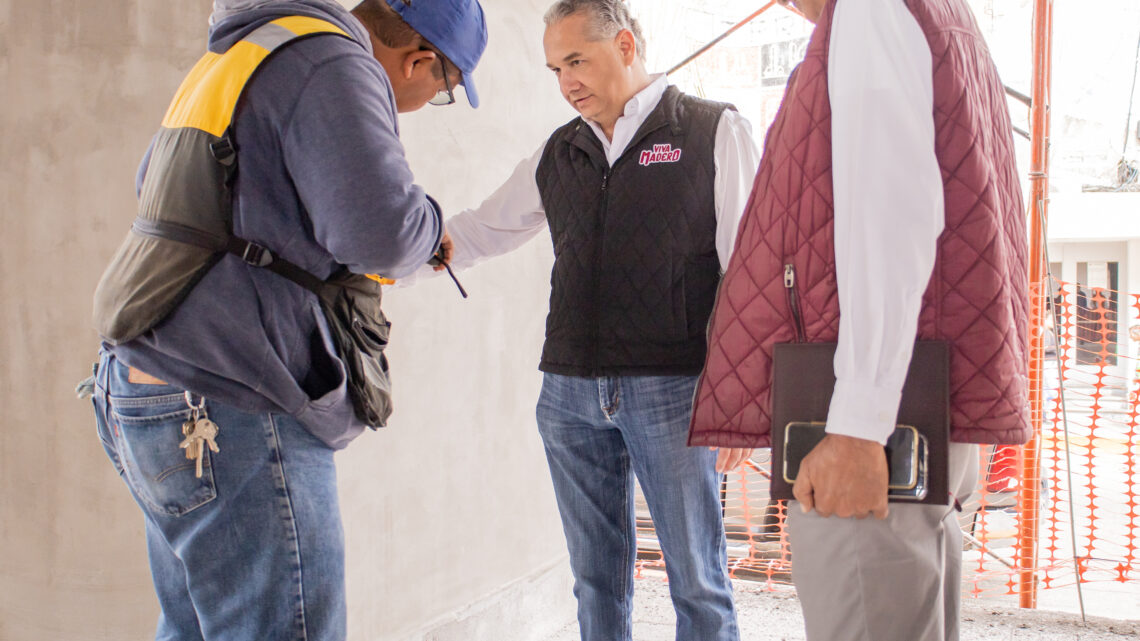 ADRIÁN OSEGUERA ULTIMA DETALLES SOBRE EL PINTADO DEL SALÓN DE USOS MÚLTIPLES