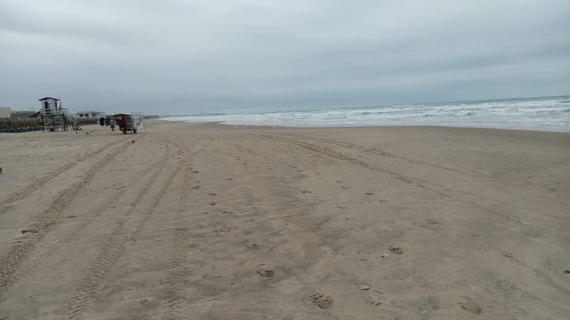 COMERCIANTES DE PLAYA SE PREPARAN PARA SEMANA SANTA.