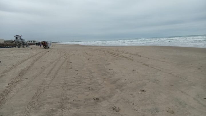 COMERCIANTES DE PLAYA SE PREPARAN PARA SEMANA SANTA.