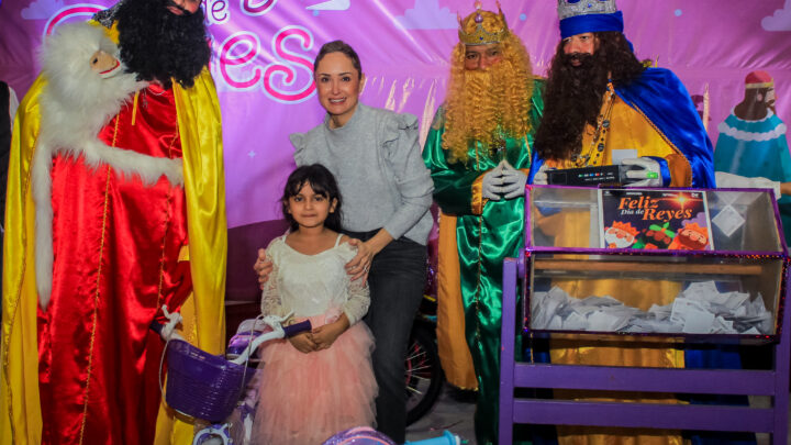 ANA CRISTINA FESTEJA A NIÑOS MADERENSES EL DÍA DE REYES