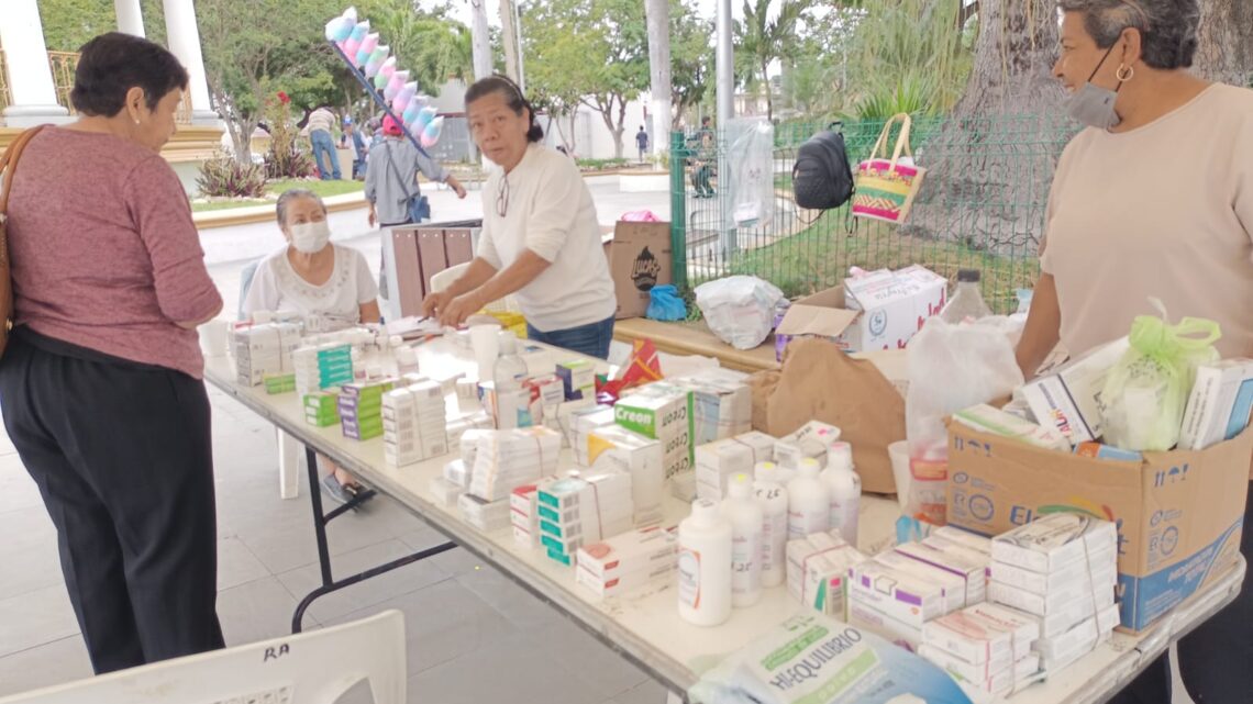 MUJERES SE ORGANIZAN Y REALIZAN KILÓMETRO DE DONACIÓN DE MEDICAMENTOS MUJERES SE ORGANIZAN Y REALIZAN KILÓMETRO DE DONACIÓN DE MEDICAMENTOS