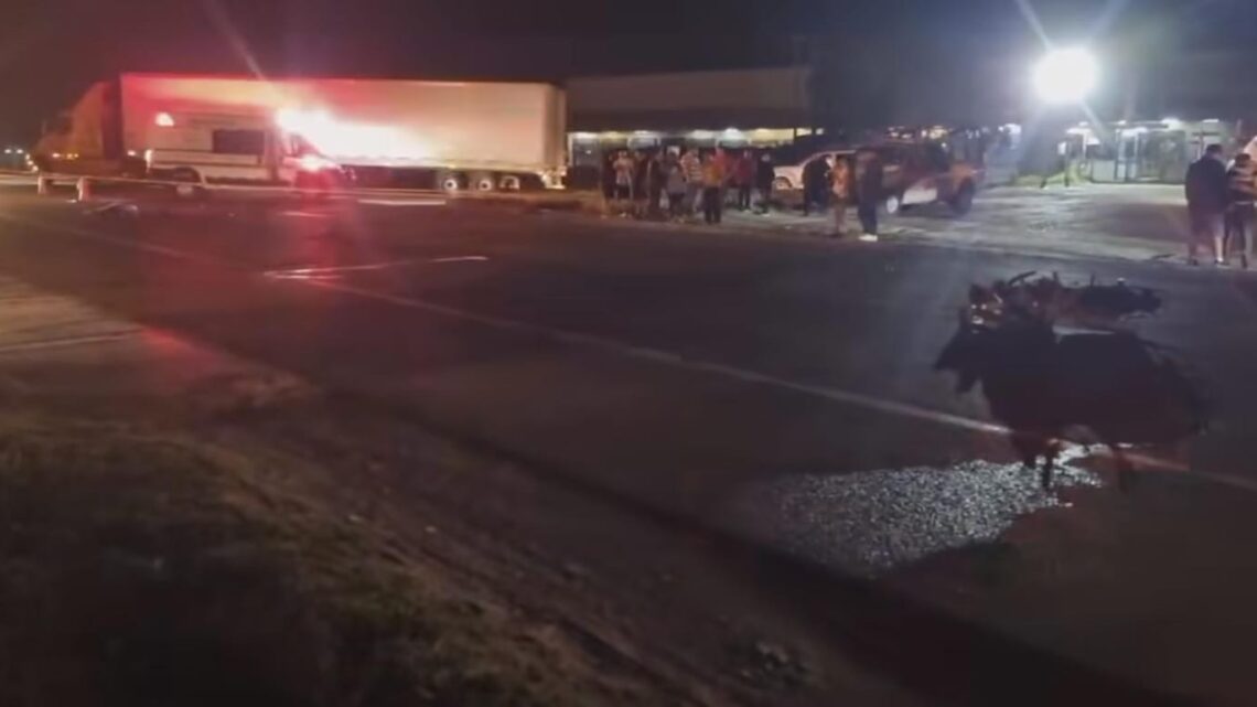 UN JOVEN MUERE EN ACCIDENTE VIAL AL CHOCAR SU PEQUEÑA UNIDAD CONTRA UN VEHÍCULO EN EL LIBRAMIENTO PONIENTE