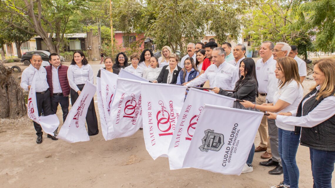ARRANCA ADRIÁN OSEGUERA IMPORTANTES OBRAS DE PAVIMENTACIÓN Y DE CONSTRUCCIÓN DE PUENTES PEATONALES EN CD. MADERO ARRANCA ADRIÁN OSEGUERA IMPORTANTES OBRAS DE PAVIMENTACIÓN Y DE CONSTRUCCIÓN DE PUENTES PEATONALES EN CD. MADERO
