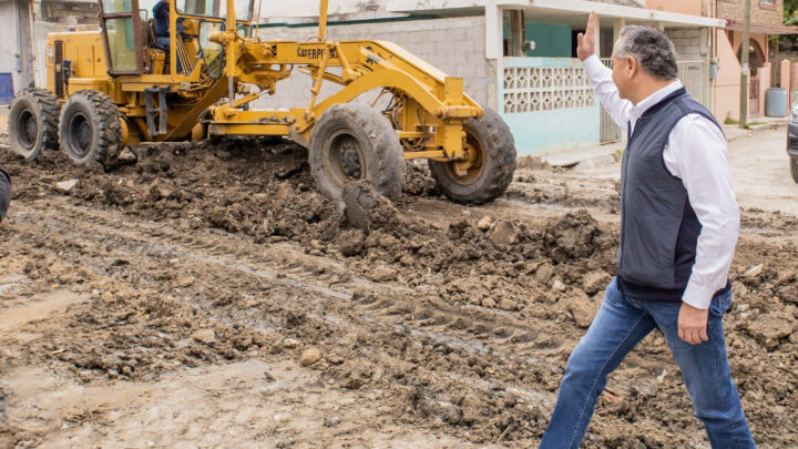 ESTE AÑO LO CERRAMOS CON BROCHE DE ORO EN MATERIA DE OBRA PÚBLICA: ADRIÁN OSEGUERA.