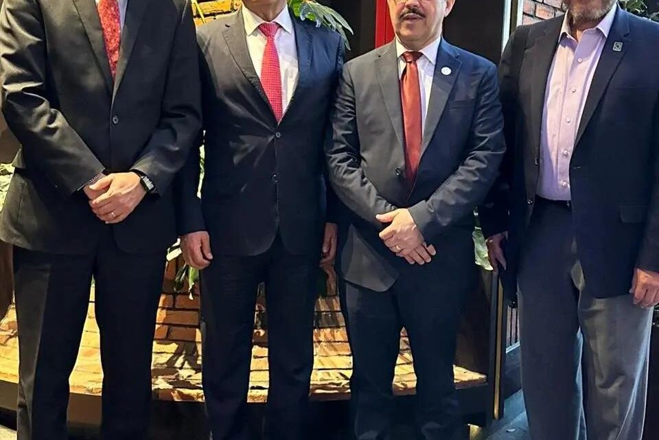 El Rector Dámaso Anaya Refuerza la Vinculación de la UAT con Asociaciones de Educación Superior El Rector Dámaso Anaya Refuerza la Vinculación de la UAT con Asociaciones de Educación Superior