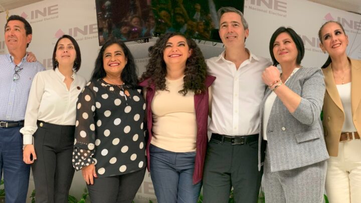 EN UNIDAD, SE REGISTRAN OLGA SOSA Y JR AL SENADO, CON EL RESPALDO DE ASPIRANTES A DIPUTADOS FEDERALES POR MORENA.