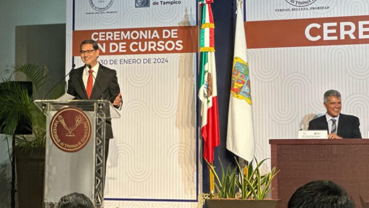 ERASMO GONZÁLEZ INVITADO COMO ORADOR HUÉSPED AL FIN DE CURSOS DE ALUMNOS DE FACULTAD DE COMERCIO Y ADMINISTRACIÓN DE TAMPICO DE LA UAT