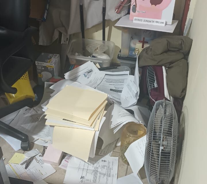 SE LLEVAN DOCUMENTOS DE ESCUELA SECUNDARIA TECNICA 87 SE LLEVAN DOCUMENTOS DE ESCUELA SECUNDARIA TECNICA 87
