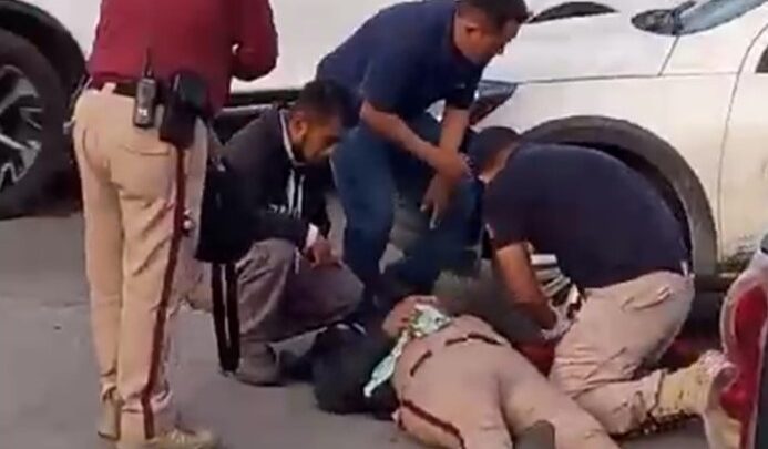 ¡ACCIDENTES NO CESAN! ESTA VEZ SE REGISTRÓ EL ATROPELLAMIENTO DE UN AGENTE VIAL Y UN CHOQUE QUE GENERÓ CAOS VIAL