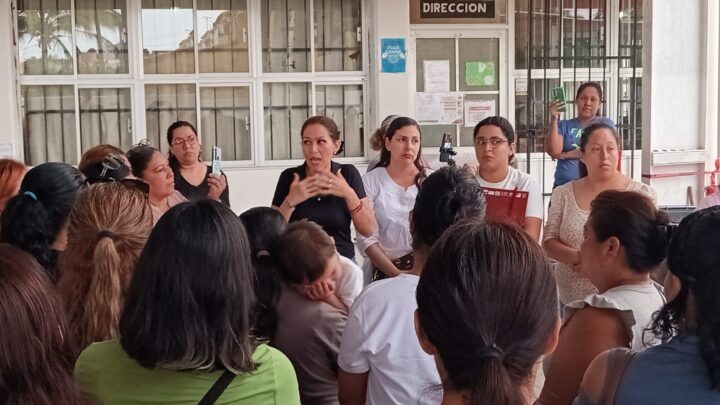 PADRES PIDEN CAMBIO DE MESA DIRECTIVA DE PRIMARIA DE MADERO.