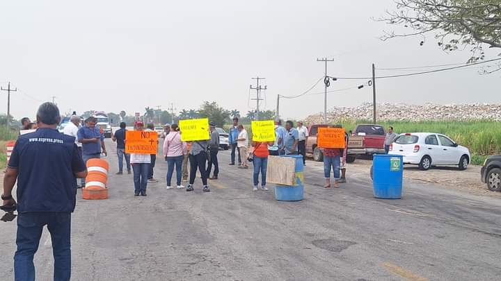 Manifestantes Cierran Carretera Victoria – Monterrey