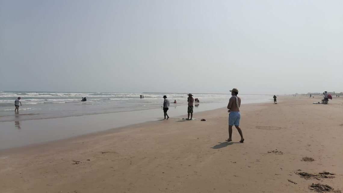 POR NORTE DISMINUYE AFLUENCIA EN PLAYA. POR NORTE DISMINUYE AFLUENCIA EN PLAYA.