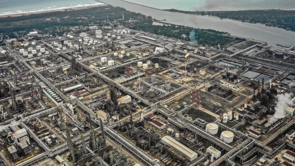 PAN MADERO EN CONTRA DEL CIERRE DE REFINERÍA. PAN MADERO EN CONTRA DEL CIERRE DE REFINERÍA.