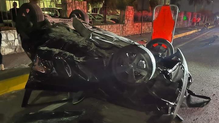 UN INDIVIDUO SALE CON VIDA, LUEGO DE PROVOCAR APARATOSO ACCIDENTE