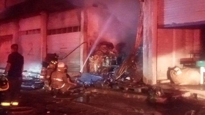 SE INCENDIA BODEGA EN LA CENTRAL DE ABASTOS EN ALTAMIRA