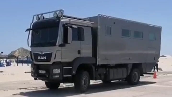 EXPECTACIÓN EN MIRAMAR POR CAMIÓN – BUNKER.