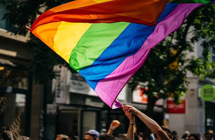 HA HABIDO AVANCES PARA PERSONAS DE LA COMUNIDAD, AÚN FALTA MUCHO POR HACER HA HABIDO AVANCES PARA PERSONAS DE LA COMUNIDAD, AÚN FALTA MUCHO POR HACER