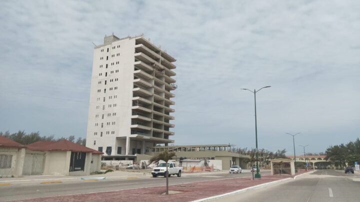 PROYECTAN CONSTRUCCIÓN DE TRES TORRES DE CONDOMINIO EN PLAYA MIRAMAR.