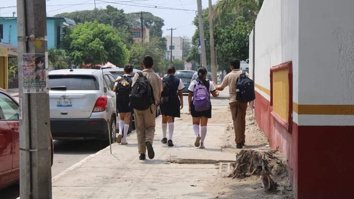 ESCUELAS SUSPENDEN CLASES POR FALTA DE AGUA.