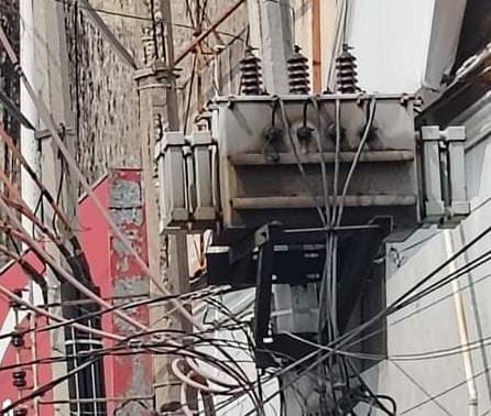 APAGONES Y BAJOS VOLTAJES EN ZONA CENTRO DE MADERO. APAGONES Y BAJOS VOLTAJES EN ZONA CENTRO DE MADERO.