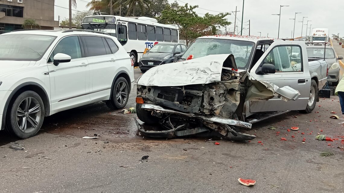 Aparatoso Accidente en el Puente del Barquito