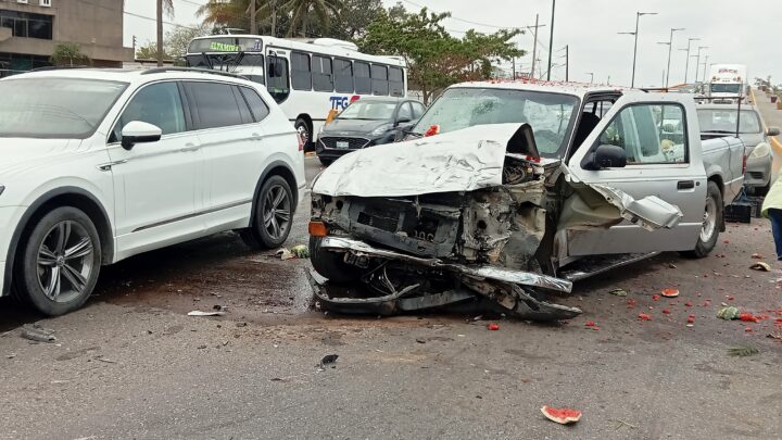 Aparatoso Accidente en el Puente del Barquito