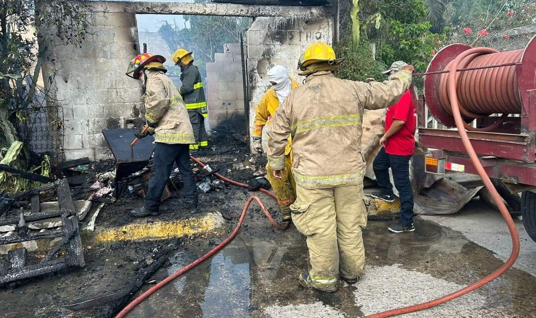 SE REGISTRÓ UN FUERTE INCENDIO EN CASA HABITACIÓN EN MIRAMAR SE REGISTRÓ UN FUERTE INCENDIO EN CASA HABITACIÓN EN MIRAMAR