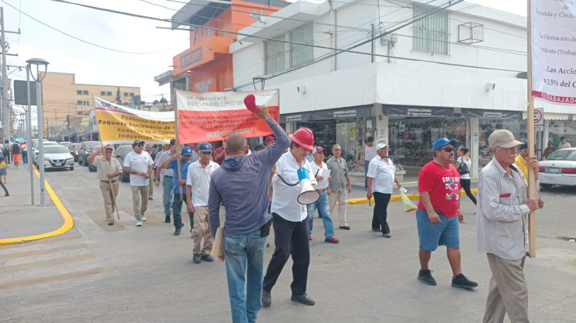 MARCHAN EN 1 DE MAYO, PARA QUE SE RESPETEN SUS DERECHOS MARCHAN EN 1 DE MAYO, PARA QUE SE RESPETEN SUS DERECHOS