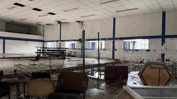 SECUNDARIA CLAUSURA AUDITORIO POR RIESGO DE DESPLOME.