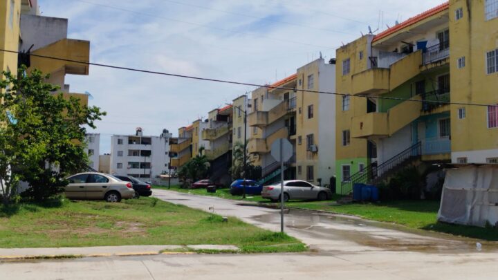 SUJETO LE CORTA UN DEDO A SU VECINO CON UN MACHETE