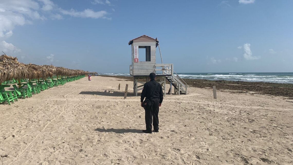 EXHORTA GUARDIA ESTATAL A BAÑISTAS A RESPETAR BANDERA NEGRA Y NO INGRESAR AL MAR. EXHORTA GUARDIA ESTATAL A BAÑISTAS A RESPETAR BANDERA NEGRA Y NO INGRESAR AL MAR.