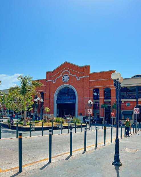 ADECUACIONES EN TRAMOS COMERCIALES DEL MERCADO TAMPICO NO SON DE RIESGO PARA EL INMUEBLE ADECUACIONES EN TRAMOS COMERCIALES DEL MERCADO TAMPICO NO SON DE RIESGO PARA EL INMUEBLE