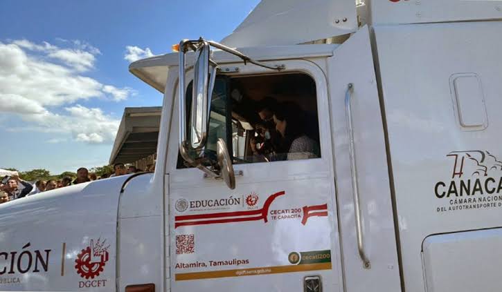 MUJERES DESEAN SER CHOFER DE TRACTOCAMIÓN EN ALTAMIRA MUJERES DESEAN SER CHOFER DE TRACTOCAMIÓN EN ALTAMIRA