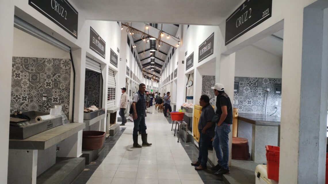 SE DISPARAN VENTAS EN EL MERCADO DE MARISCOS LA PUNTILLA SE DISPARAN VENTAS EN EL MERCADO DE MARISCOS LA PUNTILLA
