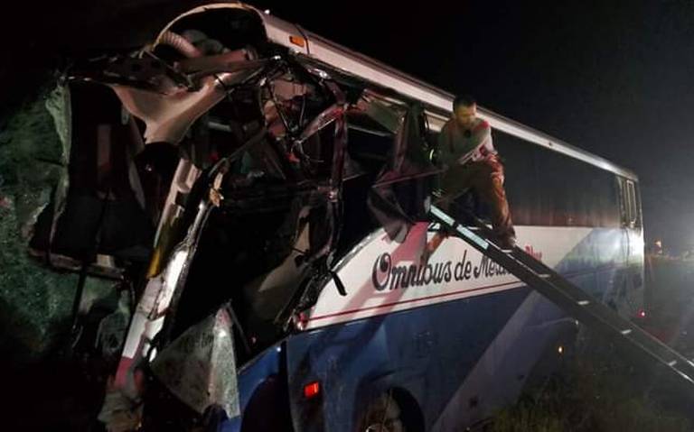 MAÑANA DE ACCIDENTES EN ALTAMIRA, AUTOBÚS CHOCA CONTRA TRÁILER HAY 15 LESIONADOS MAÑANA DE ACCIDENTES EN ALTAMIRA, AUTOBÚS CHOCA CONTRA TRÁILER HAY 15 LESIONADOS
